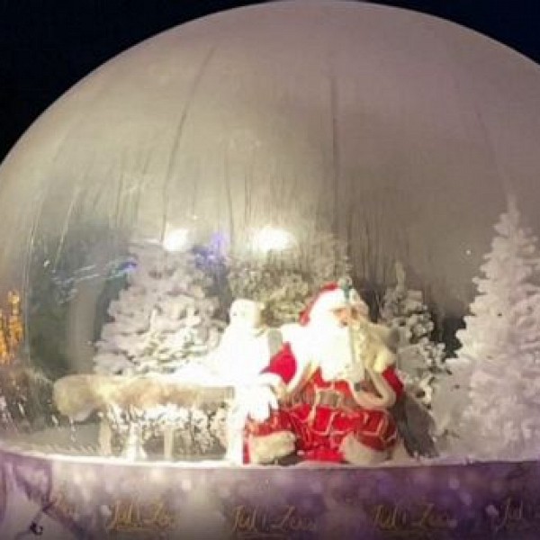 Snowglobe Santa Comes To Muskoka Heritage Place