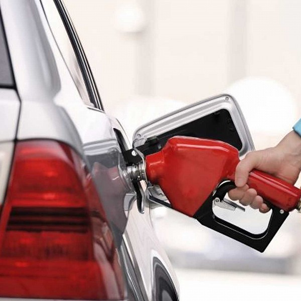 Gas Prices expected to fall this weekend