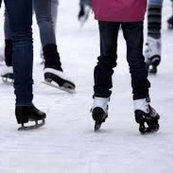 Lions Lookout rink open for skating